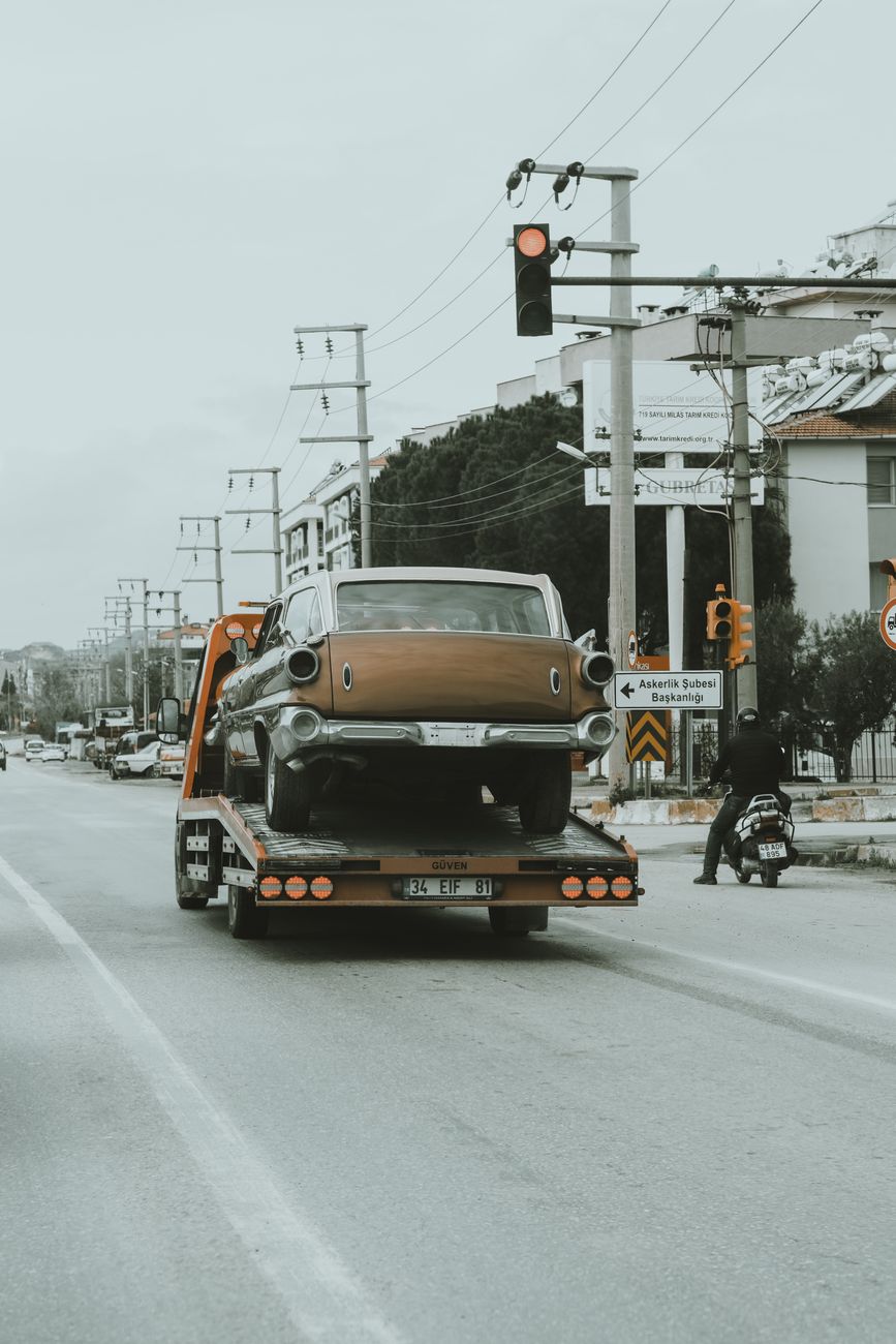 Odtahové vozidlo AutoPomoc 24 počas nočného výjazdu na diaľnici D1